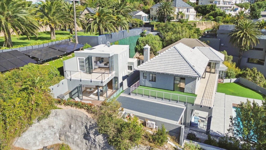 7 Bedroom Property for Sale in Bantry Bay Western Cape